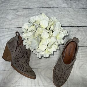 Jeffrey Campbell Taggart Suede Cutout Taupe Cut Out Pointed Western Booties 6.5
